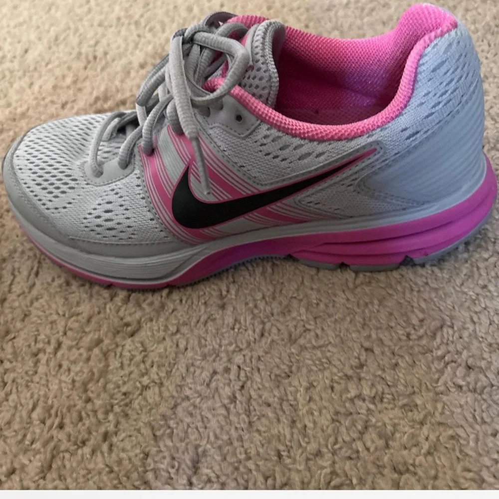 Nike Women's Gray and Pink Sneakers - Picture 2 of 5